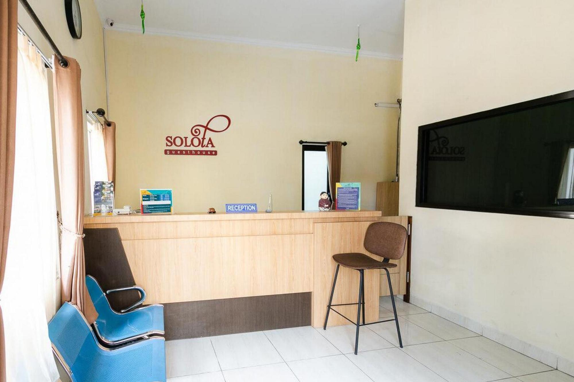 Reddoorz Syariah Near Purwosari Train Station Hotel Surakarta  Exterior photo